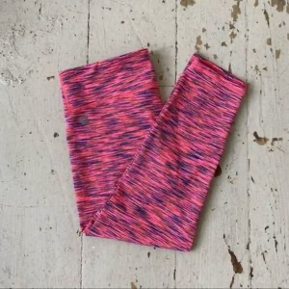 Lot of 2 Pair Fabletics Salar Capri Leggings - Picture 6 of 13